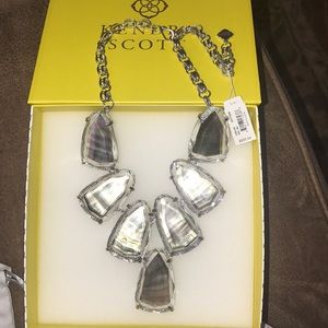 NWTB Kendra Scott Harlow Statement Necklace